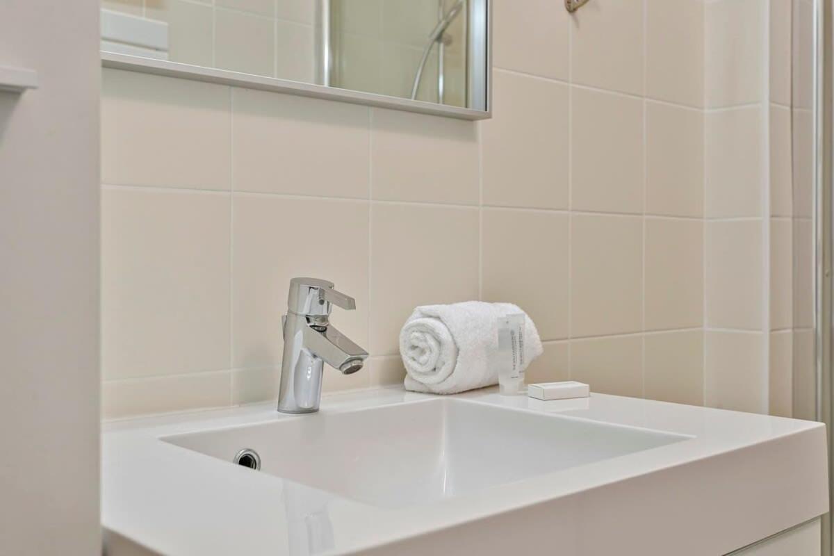 Huswell - Lovely Family Apartment 50 Meters From The Sea De Haan Exterior photo