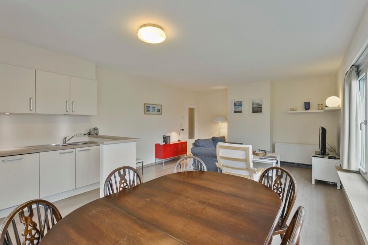 Huswell - Lovely Family Apartment 50 Meters From The Sea De Haan Exterior photo