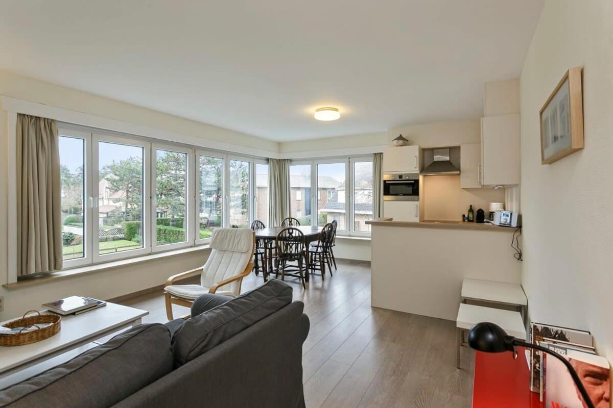 Huswell - Lovely Family Apartment 50 Meters From The Sea De Haan Exterior photo
